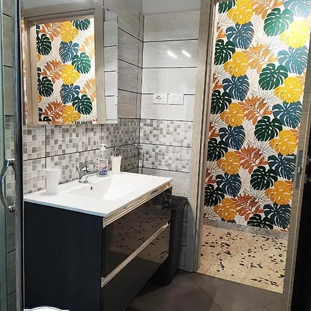 La Mia Seconda Casa Ad Ачи Костелло